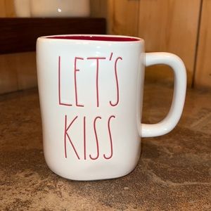Rae Dunn “Let’s Kiss” Mug